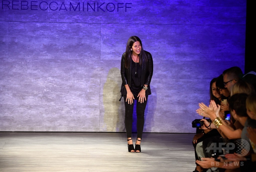 3Dメガネで見るコレクション！？「レベッカ・ミンコフ」15年春夏