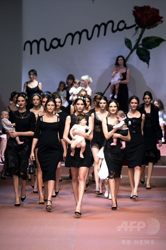 「ママ万歳！」お母さんたちに敬意を表して、「ドルチェ＆ガッバーナ」15/16秋冬 