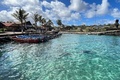 チリ・イースター島の桟橋に係留された船（2022年8月6日撮影）。(c)PABLO COZZAGLIO / AFP