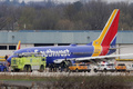 米フィラデルフィア国際空港に緊急着陸したサウスウエスト機（2018年4月17日撮影）。(c)AFP PHOTO / DOMINICK REUTER