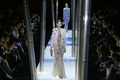 仏パリで発表された「ジョルジオ アルマーニ プリヴェ」15年春夏パリ・オートクチュールコレクション（2015年1月27日撮影）。(c)AFP/ MIGUEL MEDINA