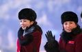 韓国・麟蹄のホテルに到着した北朝鮮の応援団員ら（2018年2月7日撮影）。(c)AFP PHOTO / JUNG Yeon-Je