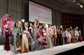 都内で開催された「ミス・インターナショナルビューティ・ページェント2016」のフォトセッション（2016年10月11日撮影）。(c)AFP/TOSHIFUMI KITAMURA
