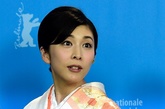 日本政府、自殺問題で警鐘 女優・竹内結子さんの死去受け