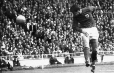 1966年W杯決勝でハットした選手のユニホーム、競売では「ゴール」なら