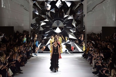 「シャッツィ・チェン」17年春夏