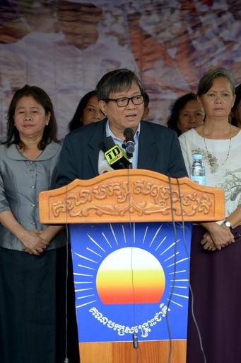 カンボジア、野党議員半数が政府の締め付け逃れ出国