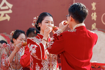 中国の官民で進む結婚・出産支援策 有名企業は数百万元規模の奨励金を支給