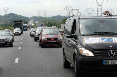 競売で買ったアパートの部屋から8年前の首つり遺体、仏パリ