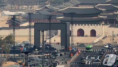 生活影響と経済効果、混乱と熱気、不満と期待…ソウル光化門「BTS26万人イベント」に揺れる地域社会