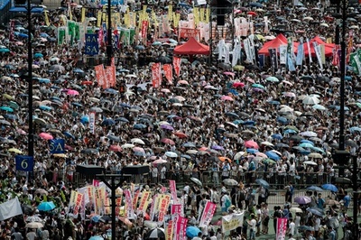 香港で大規模な民主化要求デモ、「51万人参加」
