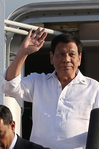 比大統領、物価上昇は「友人」トランプ氏の経済政策のせいと発言