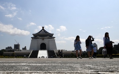 中国、台湾への個人旅行の許可中止へ