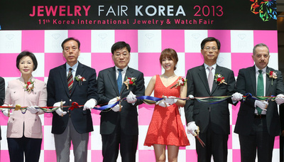 パク・ボヨン、ジュエリーフェアに登場