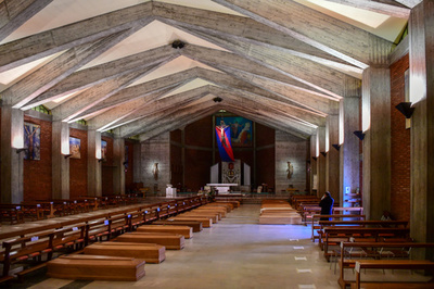 遺体安置所だった教会、すべてのひつぎ撤収 コロナ打撃の伊ベルガモ