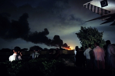 パキスタン、武装グループが海軍基地を襲撃 5人死亡