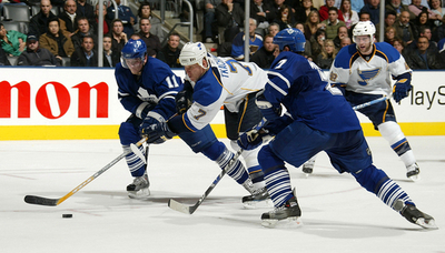 ブルース メープルリーフスを降し連敗を脱出