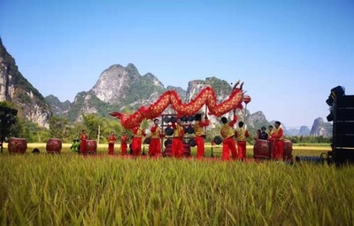 中国・ベトナム国境でチワン族の収穫祭