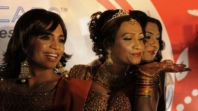 スターを目指せ、インド初のニューハーフ・コンテスト