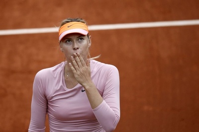 シャラポワ、ストレート勝ちで3回戦へ 全仏オープン