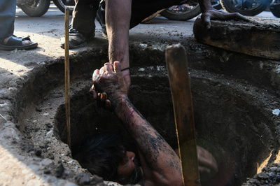 ホテルで汚水処理タンク清掃、7人が窒息死 インド