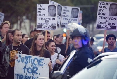 フロリダ黒人少年射殺事件、陪審員が回顧録出版を撤回