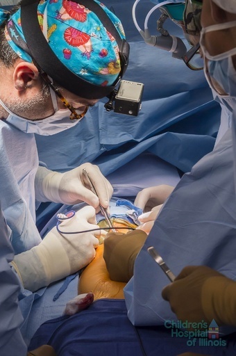 2歳女児に自身の幹細胞で作った人工気管を移植、会話や食事も可能に