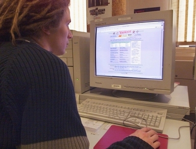 ライバル店ネット広告を大量不正クリックした男を逮捕