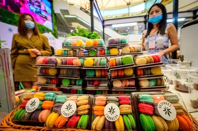 マカロンにソフトクリームも 大麻・伝統薬フェア開催 タイ・バンコク