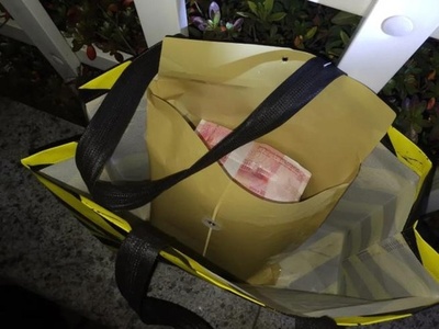 かくれんぼで巨額の現金発見、杭州の姉妹が落とし主に戻す