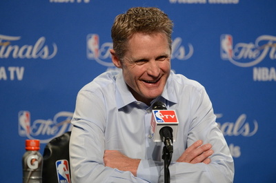 王者ウォリアーズのカーHCが休職、腰のリハビリに専念