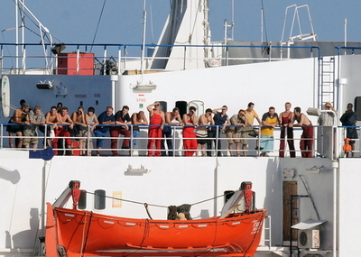 海賊乗っ取りのウクライナ貨物船、積載兵器は南スーダン向け BBC報じる