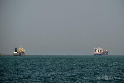 イラク沖でタンカーが攻撃受け炎上、1人死亡 救助活動継続