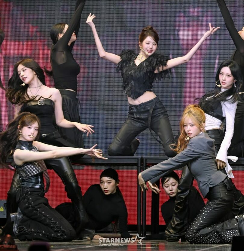 (c)STARNEWS
