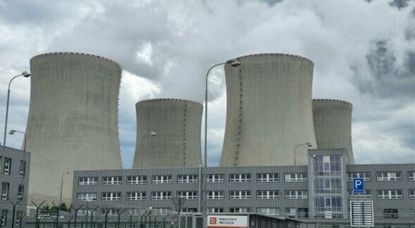 チェコ・テムリン原子力発電所の冷却塔(c)KOREA WAVE