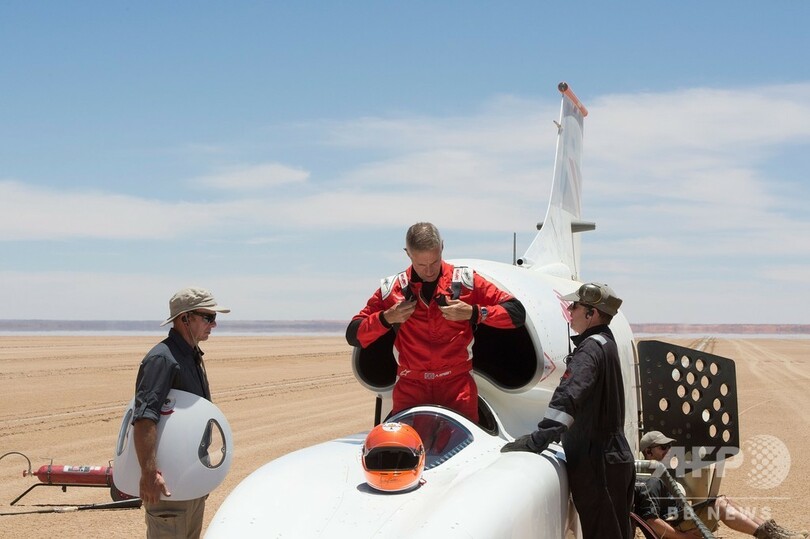 目指すは時速1600キロ 超音速自動車「ブラッドハウンド」が試運転