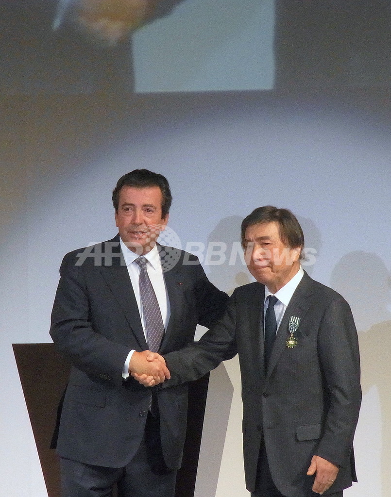 芦田淳氏、仏芸術文化勲章「オフィシエ」受章