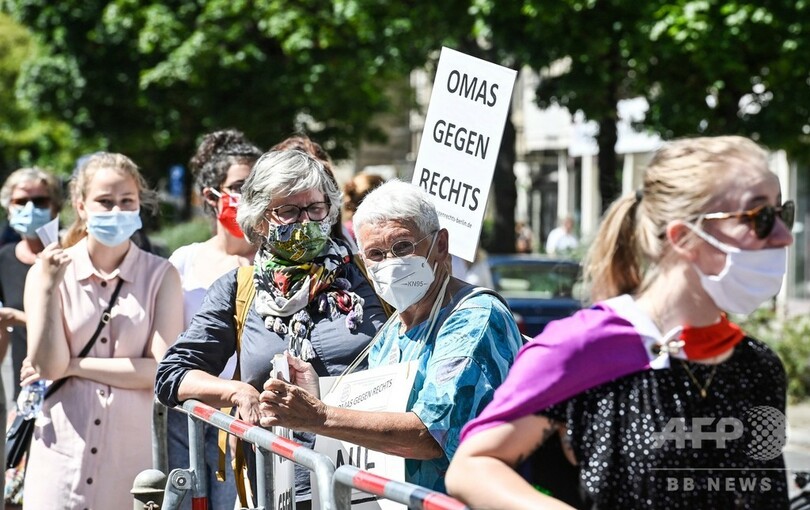 コロナ対策に抗議、デモで警察官約45人負傷 独ベルリン