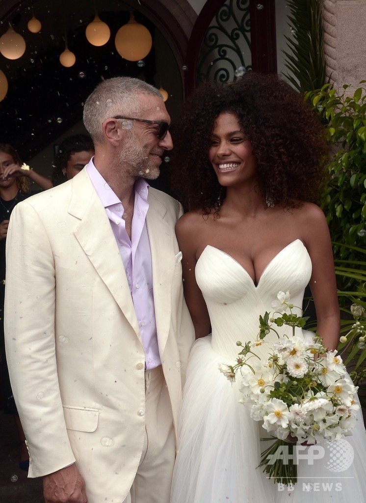 俳優ヴァンサン・カッセル、21歳モデルと結婚