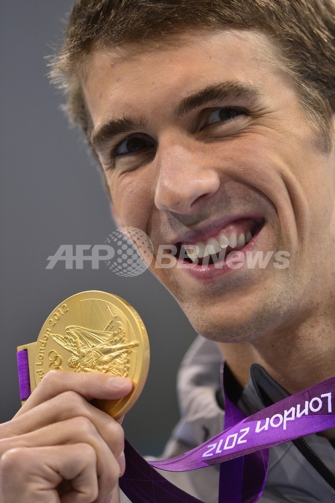 フェルプスが男子100メートルバタフライ3連覇、17個目の金メダル獲得