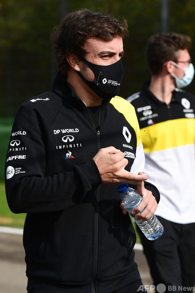 元F1王者アロンソが退院、前週の交通事故で顎を手術