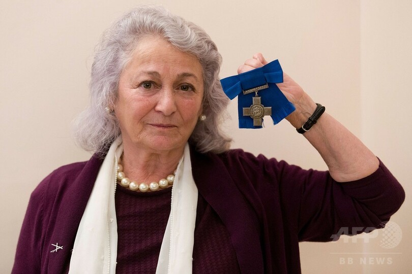 美人スパイが受けた勲章、5000万円で落札 英 