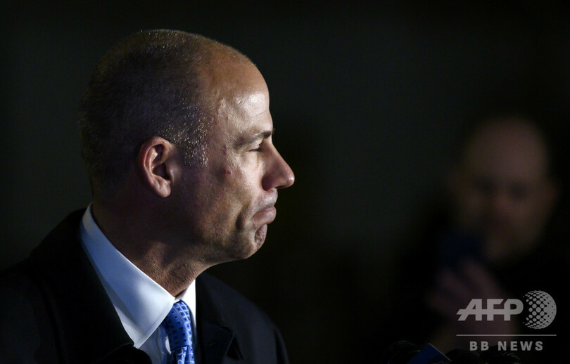 トランプ氏と不倫疑惑女優の元弁護士、ナイキへの恐喝容疑で逮捕 米NY