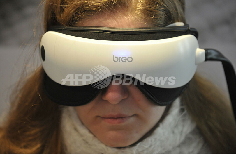 IT見本市「CeBIT」、最新のアイマッサージ器から目覚まし時計まで