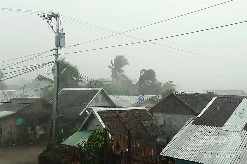 台風28号 フィリピンに上陸 マニラの空港閉鎖 写真4枚 国際ニュース Afpbb News