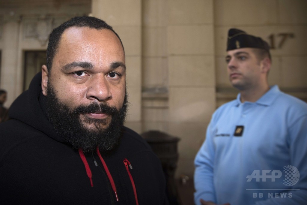 仏芸人、「テロ擁護」発言で裁判へ 仏芸人、「テロ擁護」発言で裁判へ
