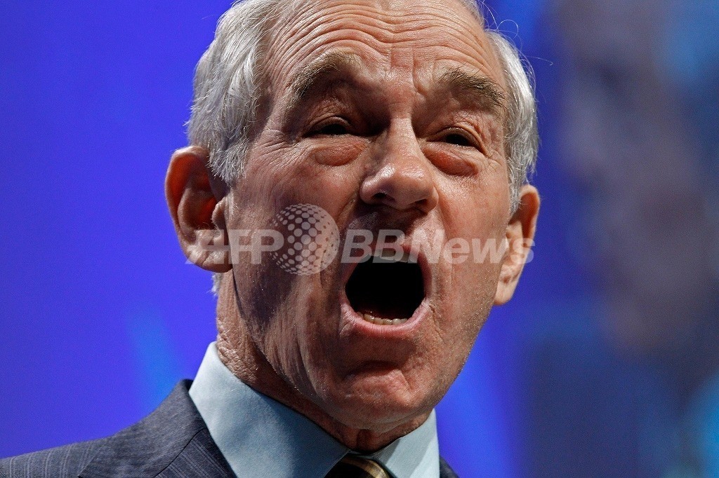ロン・ポール米下院議員、大統領選模擬投票でトップに ロン・ポール米下院議員、大統領選模擬投票でトップに