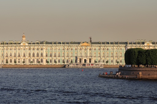 未開封/新品　海外美術館/ロシア/英語　THE HERMITAGE エルミタージュ美術館、ダビンチらの名画をNFT販売 ロシア 写真3枚