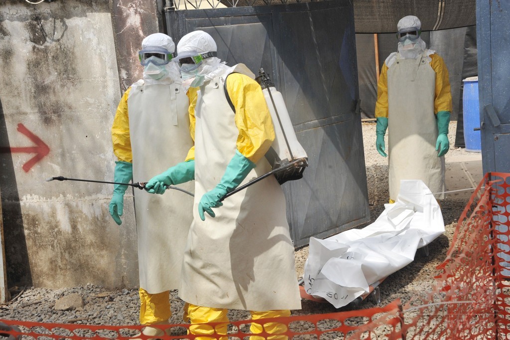 エボラ熱の死者、1万人超える WHO エボラ熱の死者、1万人超える WHO