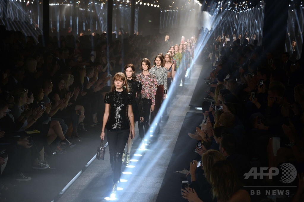 「ルイ・ヴィトン ファウンデーション」で初のショー、「ルイ・ヴィトン」15年春夏